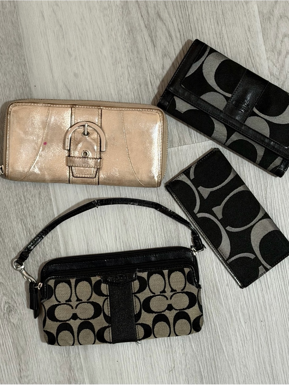 ✨ Vintage Coach Wallet & Wristlet Bundle ✨